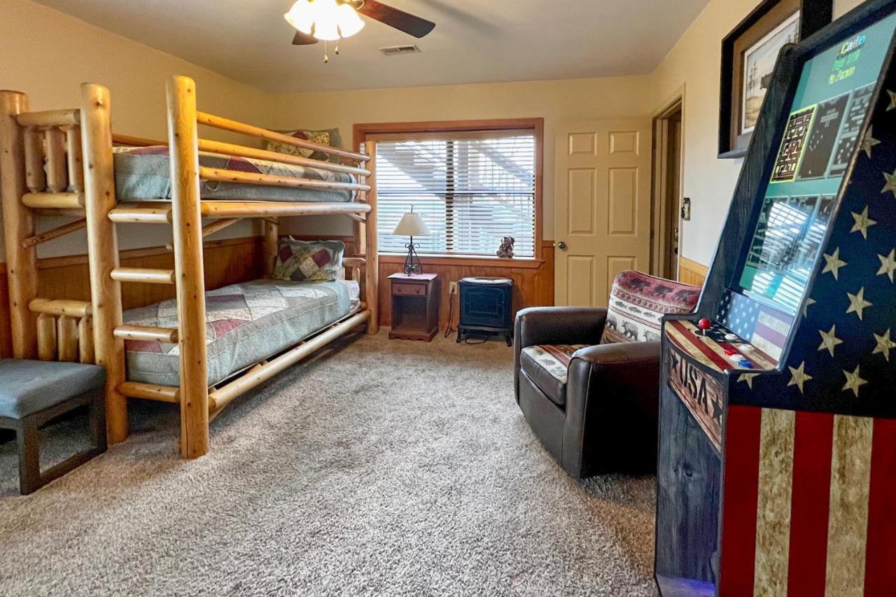 Smoky Mountain Retreat With Hot Tub, Arcade Games Pigeon Forge Exterior foto